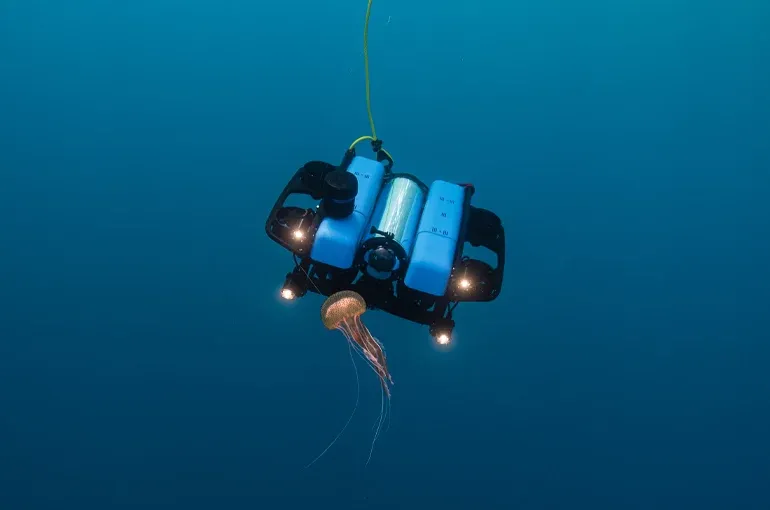Underwater scene representing BlueROV2 inspection and research missions.